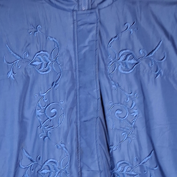 Women's Vintage Tudor Court Blue Medium Embroidered Quilted Full Zip Jacket/Coat - Picture 3 of 14